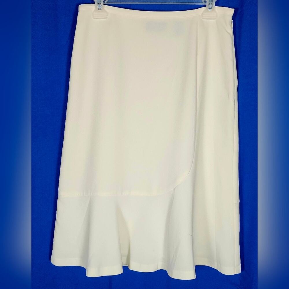 Skirt, Lined Knee Length, Suze 6, NY&Co, Off White/eggshell EUC